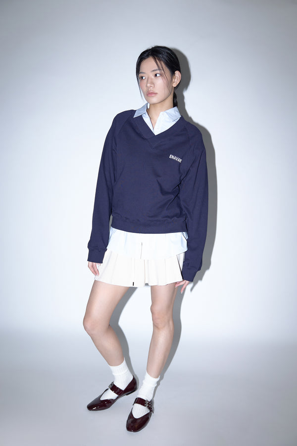 Enavant DYLAN V-NECK SWEATSHIRT in the color Navy