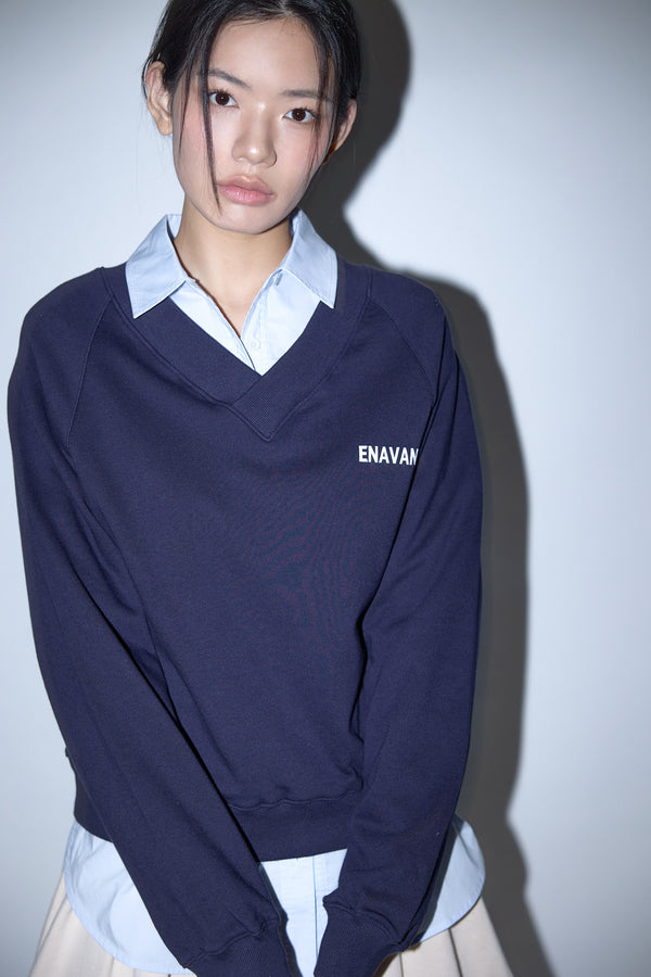 Enavant DYLAN V-NECK SWEATSHIRT in the color Navy