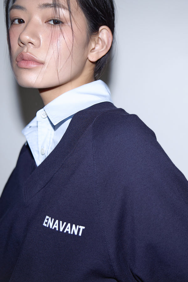 Enavant DYLAN V-NECK SWEATSHIRT in the color Navy