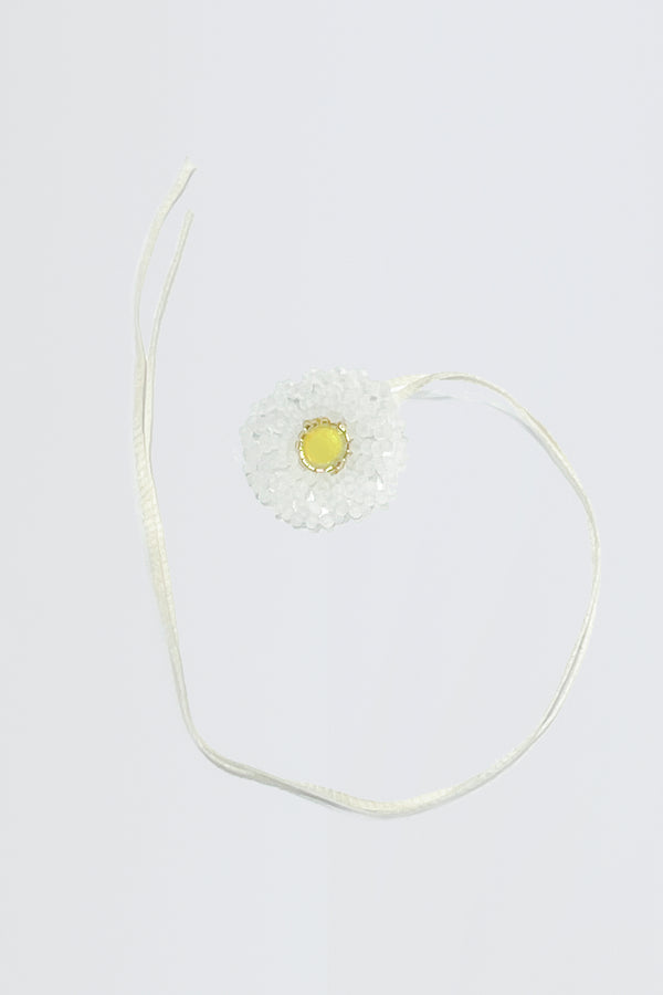 Enavant Flower bead motif accessory in the color White04