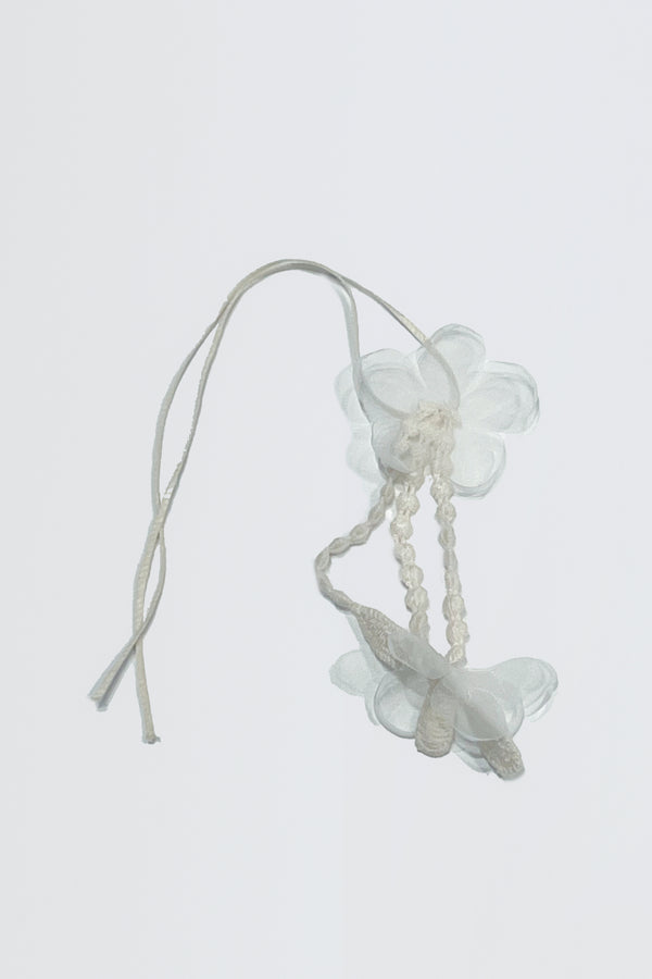 Enavant Flower bead motif accessory in the color Ivory01