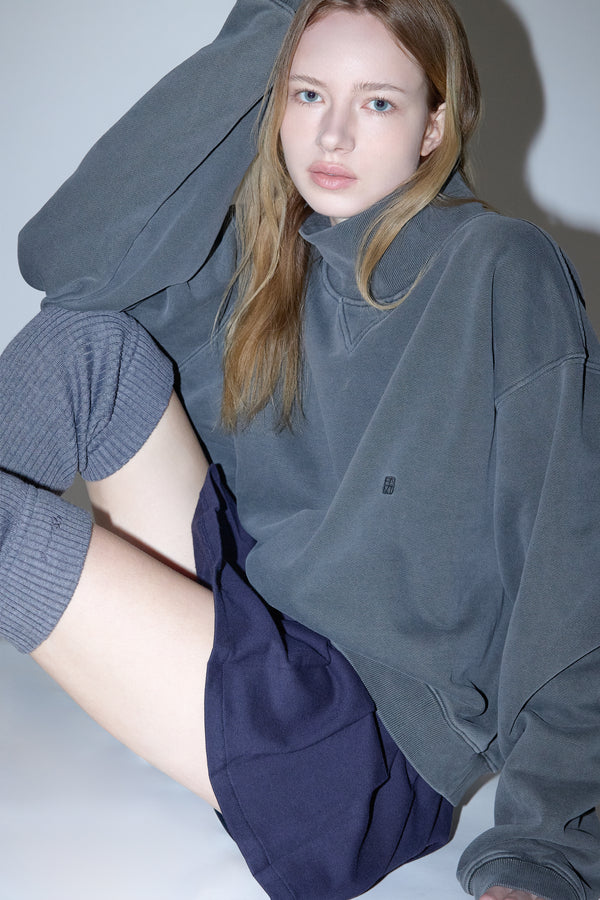 Enavant KNEE-HIGH LEG WARMER in the color Charcoal