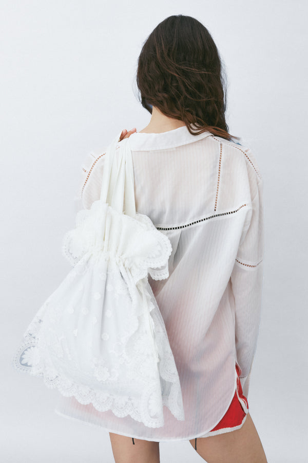 Enavant Lace-patched shoulder bag in the color White