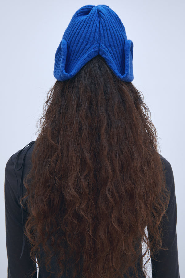 Enavant MERINO WOOL EARFLAP KNIT BEANIE in the color Blue