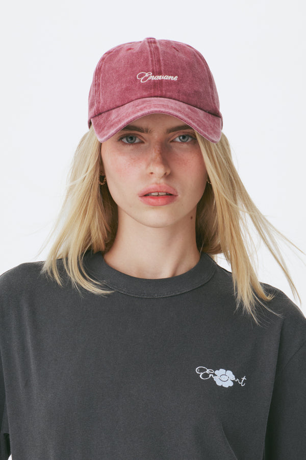 Enavant Motif cotton classic cap in the color Washed Red