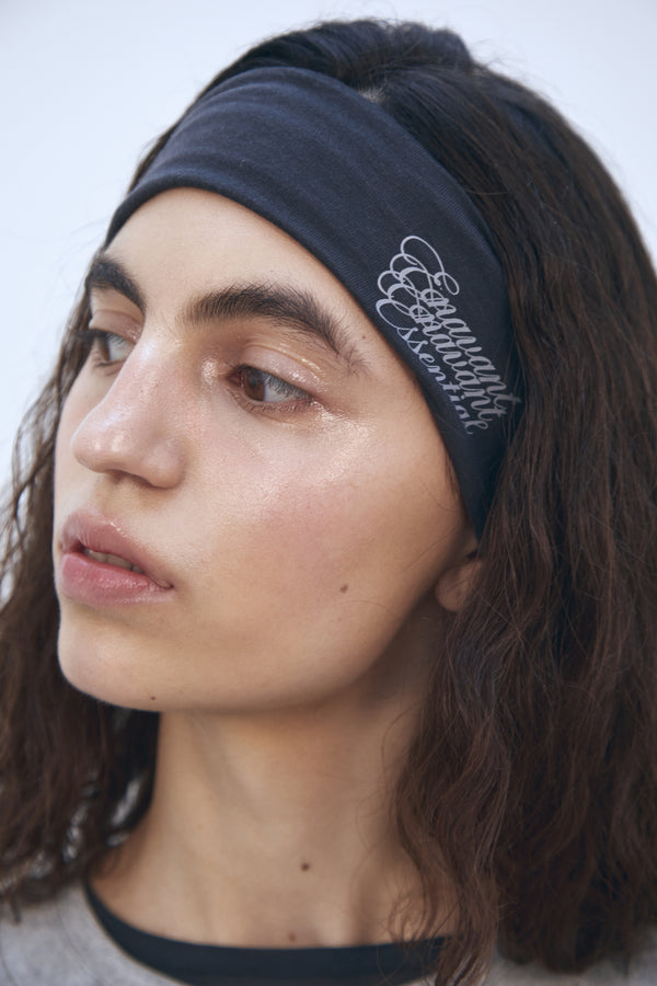 Enavant HEADBAND in the color Charcoal