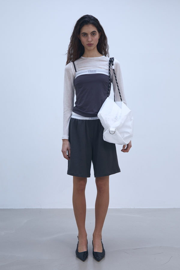 Enavant BERMUDA MIDI PANT in the color Charcoal