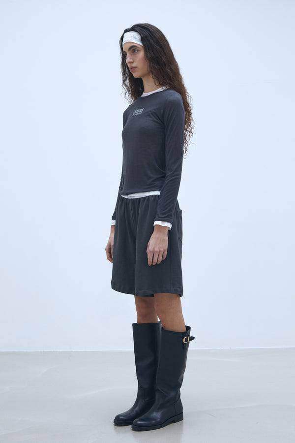 Enavant SLIM LONG-SLEEVE TOP in the color Charcoal