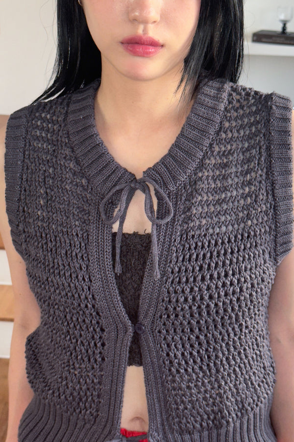 Enavant Knit button-up vest in the color Vintage Charcoal