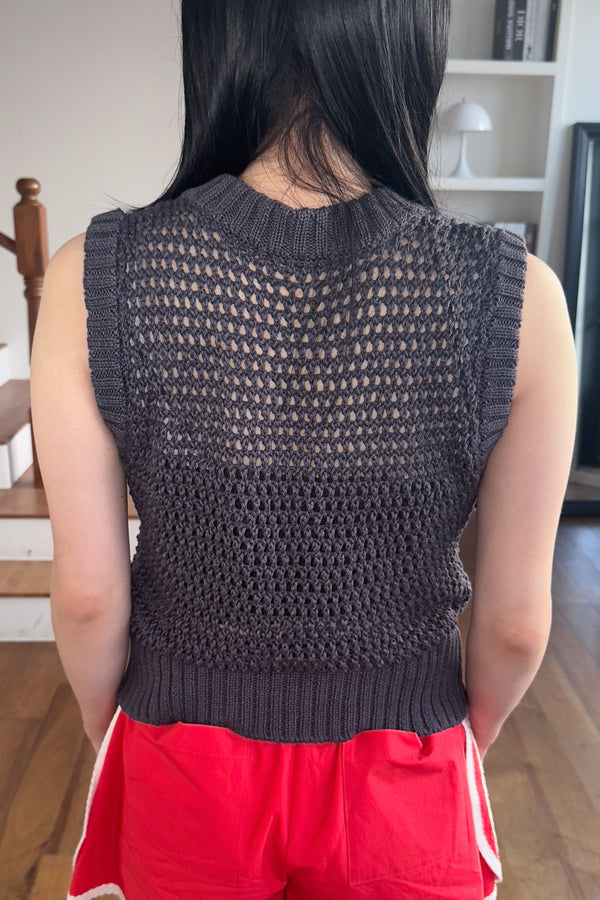 Enavant Knit button-up vest in the color Vintage Charcoal