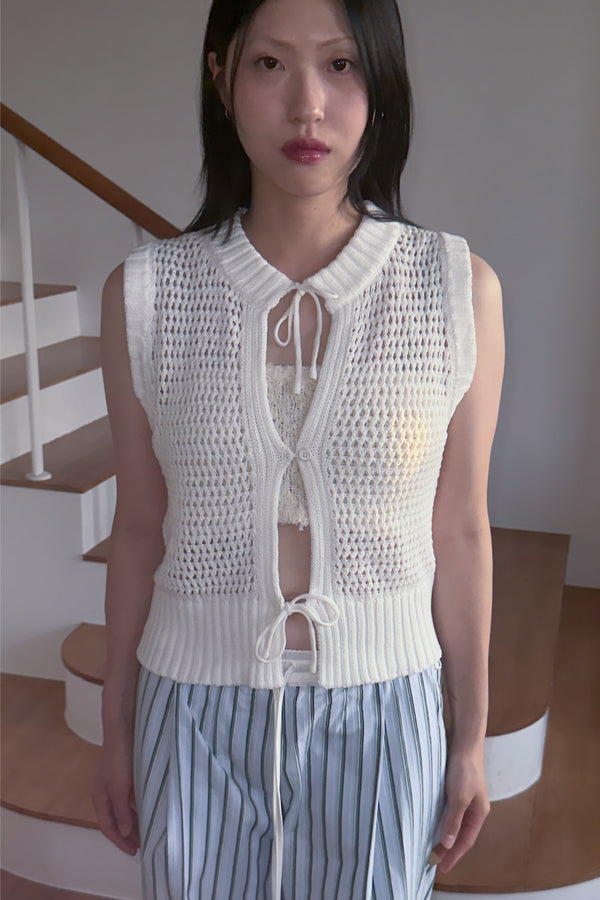 Enavant Knit button-up vest in the color Cream