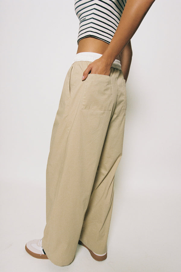 Enavant ALEX WIDE LEG PLEATED PANT in the color Beige