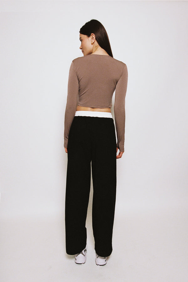 Enavant ALEX WIDE LEG PLEATED PANT in the color Black