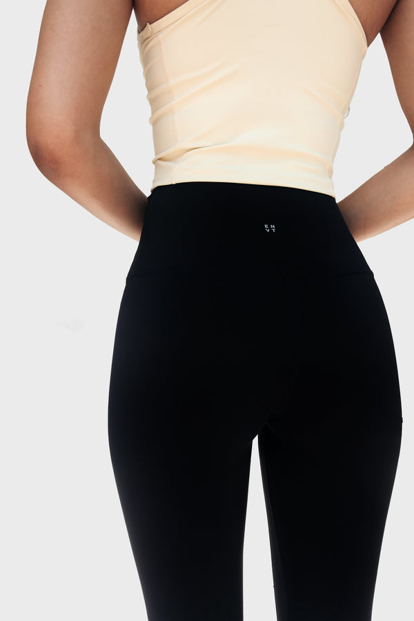 Enavant COVE LEGGING in the color Black