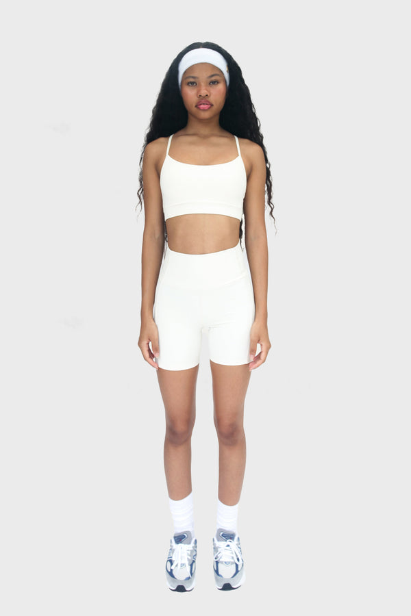 Enavant LANA BIKER SHORT 2.0 in the color White Sand