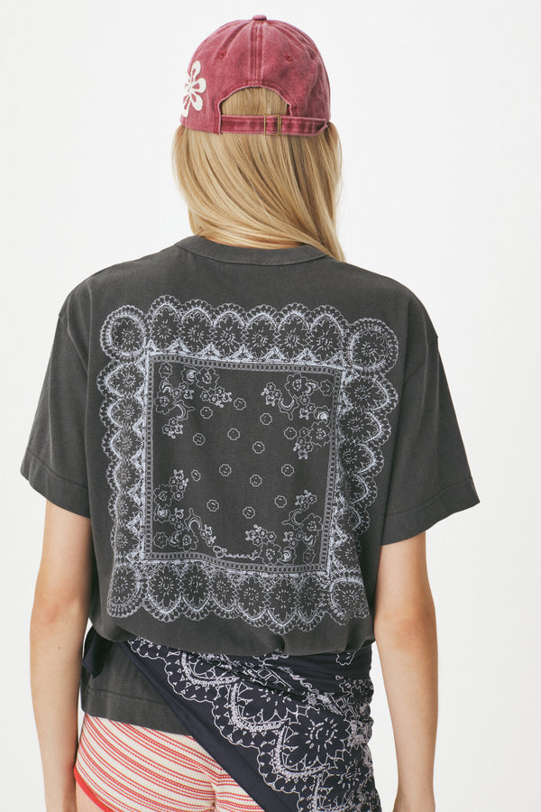 Enavant ENAVANT scarf printed t-shirt in the color Washed Charcoal