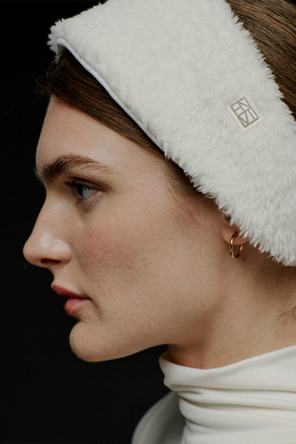 Enavant FLEECE EMBELLISHED EARMUFF in the color Ivory