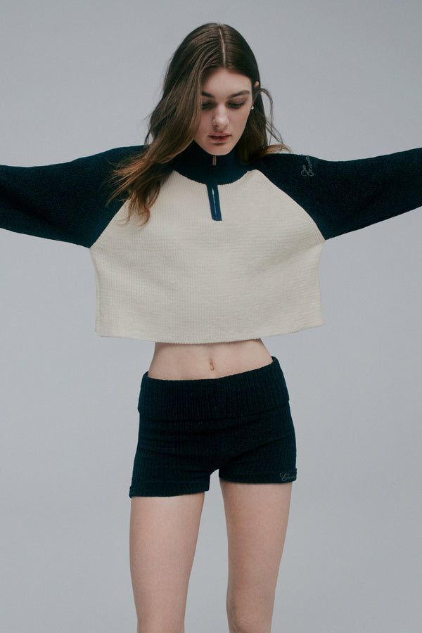 Enavant CROPPED HALF ZIP-UP KNIT TOP in the color Navy Sand