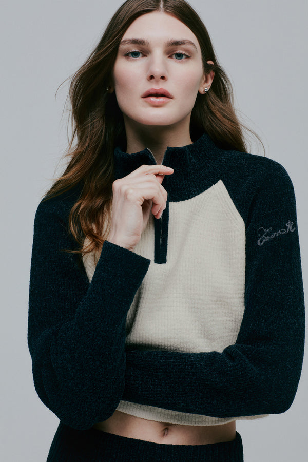 Enavant CROPPED HALF ZIP-UP KNIT TOP in the color Navy Sand