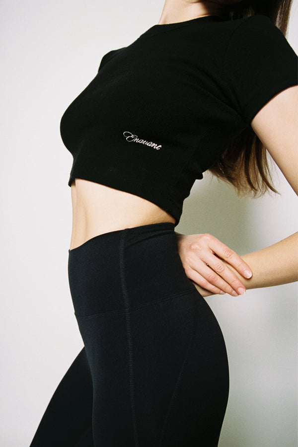 Enavant HAZE CROPPED RIBBED TOP in the color Black