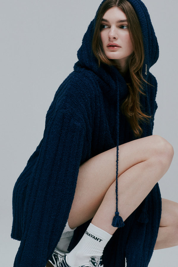 Enavant OVERSIZED KNIT HOODIE in the color Navy