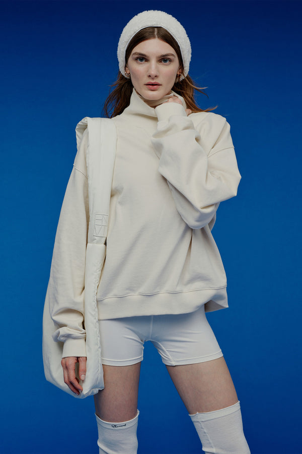 Enavant OVERSIZED HIGH-NECK SWEATSHIRT in the color Cream