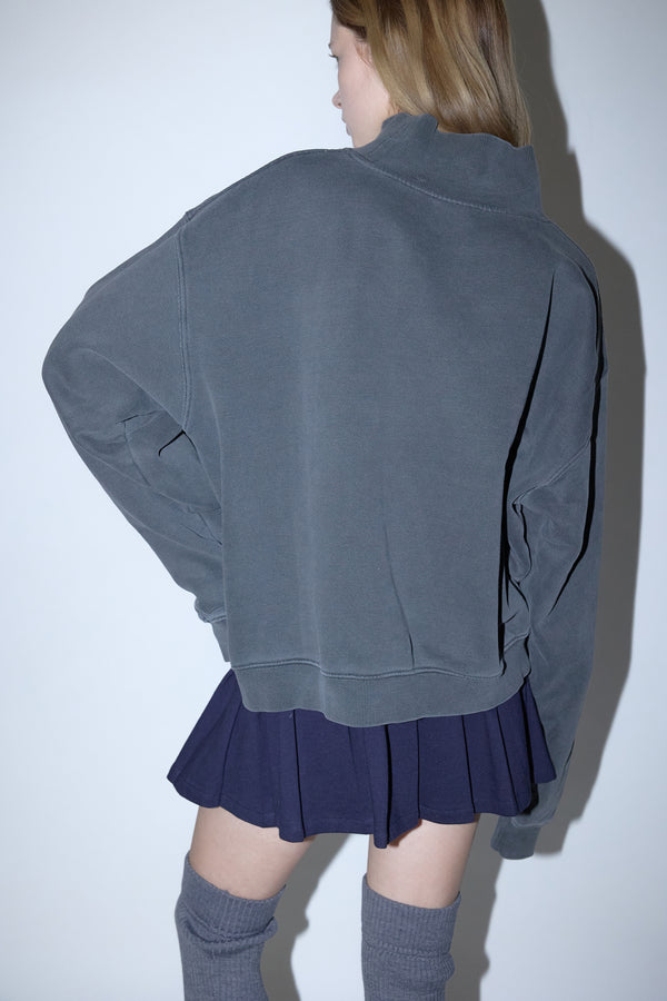 Enavant OVERSIZED HIGH-NECK SWEATSHIRT in the color Charcoal Navy