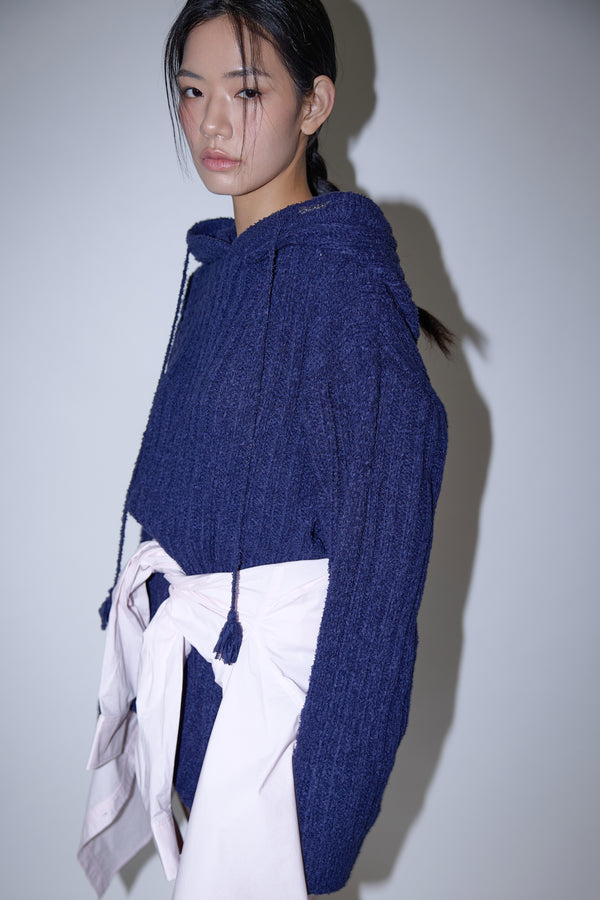 Enavant OVERSIZED KNIT HOODIE in the color Navy