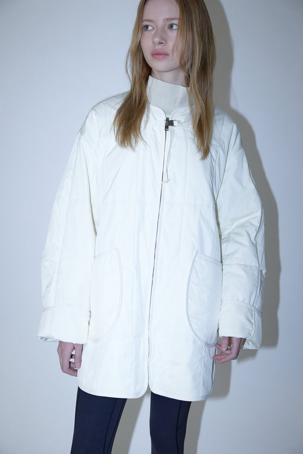 Enavant OVERSIZED LIGHT PADDED JACKET in the color Ivory