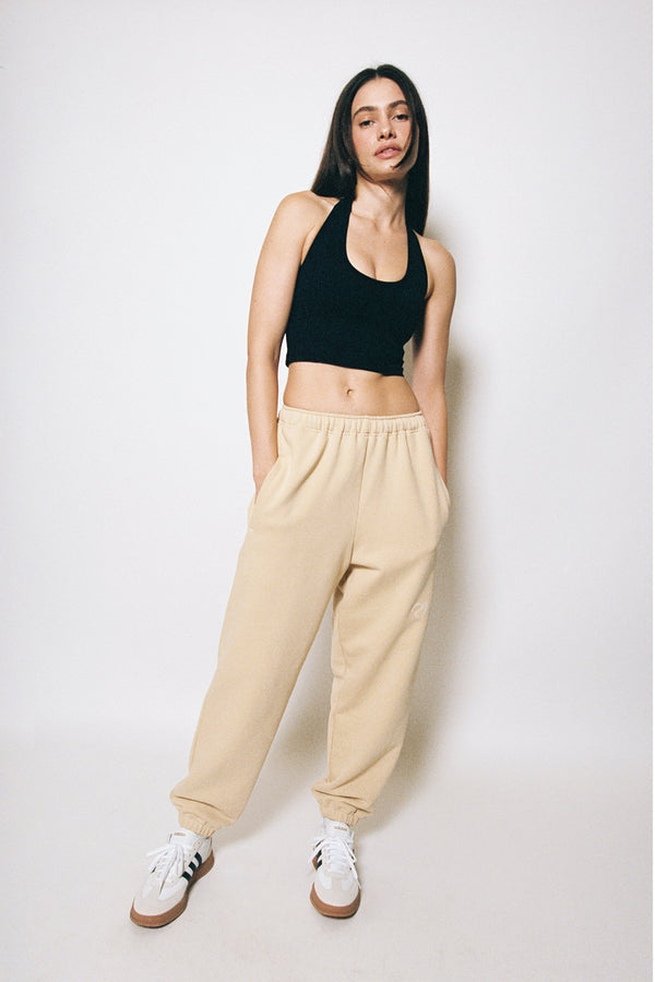 Enavant PEYTON SWEATPANT in the color Butter