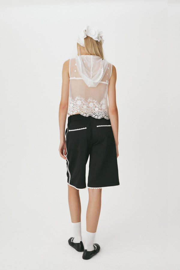 Enavant See-through lace hoodie vest in the color White