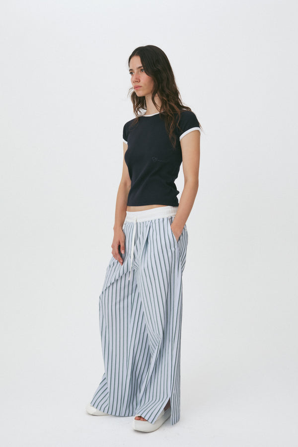 Enavant Wide-leg side slit pant in the color Blue Striped